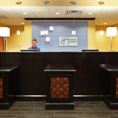 Holiday Inn Express Hotel & Suites Texarkana East By Ihg Exterior photo