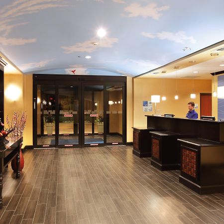 Holiday Inn Express Hotel & Suites Texarkana East By Ihg Exterior photo