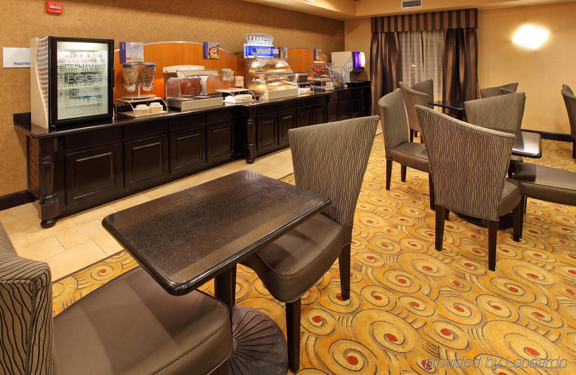 Holiday Inn Express Hotel & Suites Texarkana East By Ihg Exterior photo